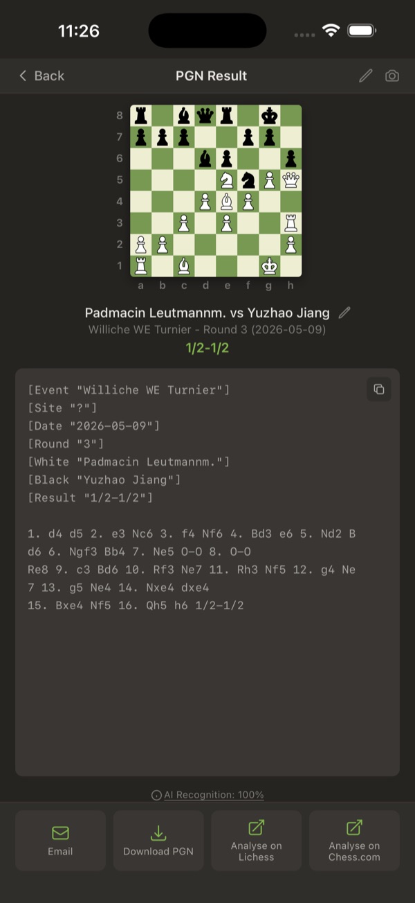 The finished game with a one-tap "Analyse on Lichess" button next to the exported PGN.